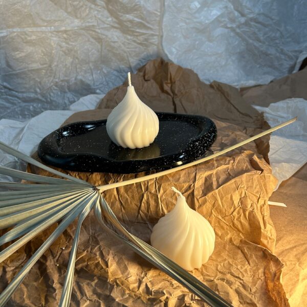 Threaded Round Candles