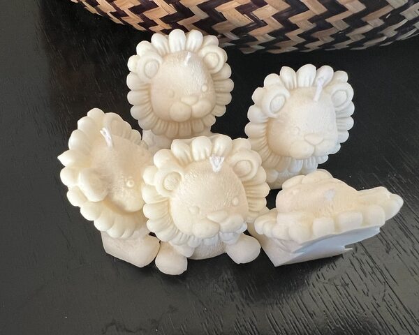 2Pcs Cute Lion Candles