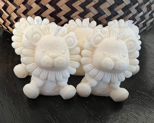 2Pcs Cute Lion Candles