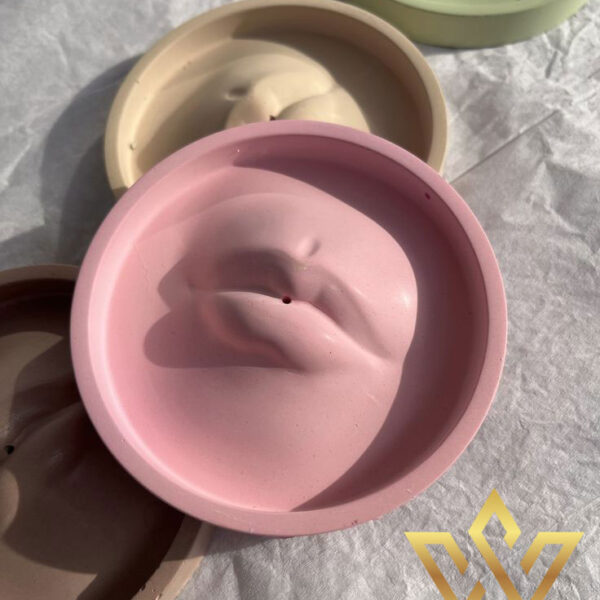 Lip Incense Plate