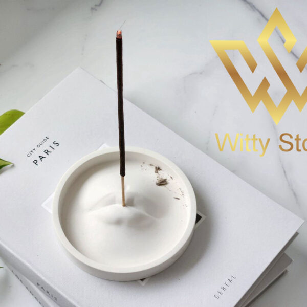 Lip Incense Plate