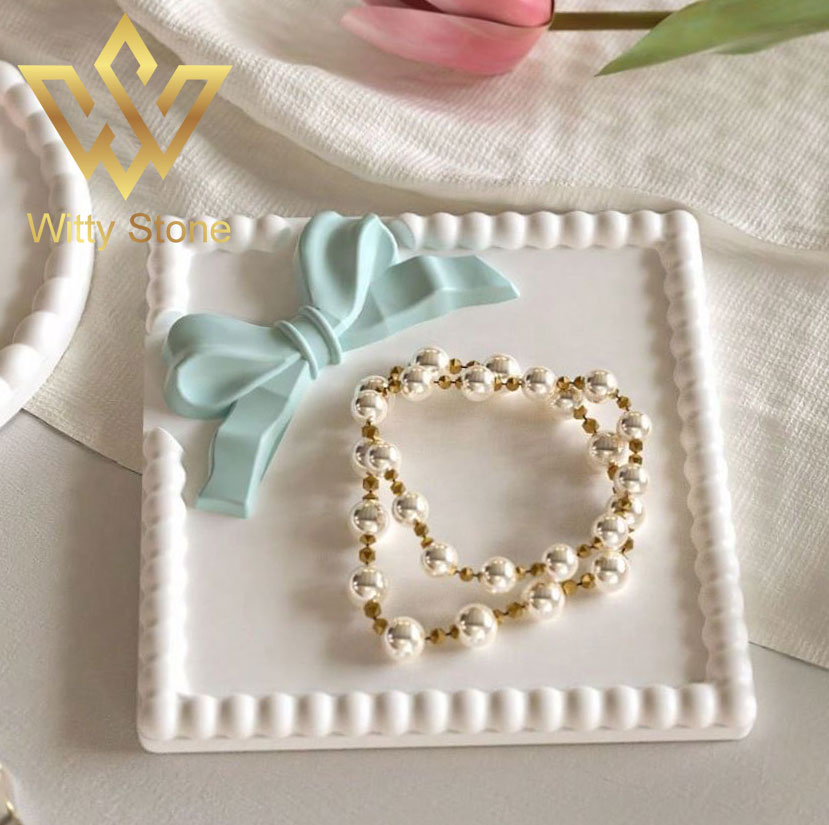 Square & Round Bow Tray